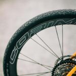 Corima lanza el nuevo juego de ruedas All-Road Essentia 40 de fibra de carbono