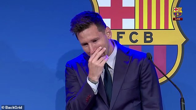 Lionel Messi se despidió entre lágrimas del Barcelona el año pasado cuando se fue para unirse al PSG francés.
