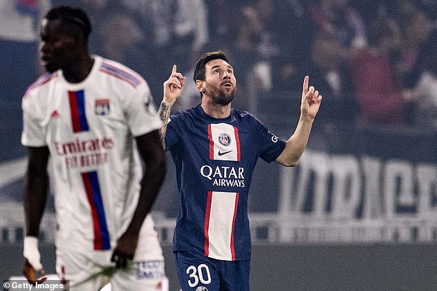 Lionel Messi realizó una exhibición deslumbrante cuando el PSG venció al Lyon en el Parque de los Príncipes el domingo por la noche.
