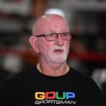 El famoso entrenador de boxeo australiano Johnny Lewis cree que Paul Gallen debe retirarse del deporte del boxeo de inmediato o correr el riesgo de sufrir daños permanentes.