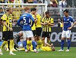 Borussia Dortmund 1-0 Schalke: Marco Reus se fue en camilla cuando Youssoufa Moukoko anotó un gol tardío