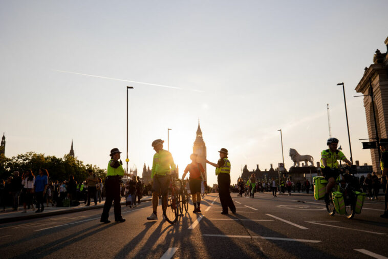 'Nos equivocamos en esto': British Cycling se disculpa por la orientación de 'no andar en bicicleta durante el funeral de la reina'