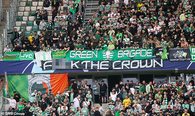Los fanáticos del Celtic revelaron pancartas ofensivas, incluida una que decía 'F *** the Crown' durante su choque de la Liga de Campeones con el Shakhtar Donetsk en Polonia a principios de esta semana.