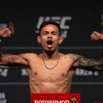 6 de mayo de 2022;  Fénix, Arizona, Estados Unidos;  Luchador de UFC Brandon Royval durante el pesaje de UFC 274 en el Teatro Federal de Arizona.  Crédito obligatorio: Mark J. Rebilas-USA TODAY Sports