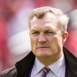 El gerente general de los 49ers, John Lynch, se dirige a Christian McCaffrey Trade