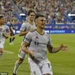 El mediocampista del Columbus Crew Lucas Zelarayan hizo historia en la Major League Soccer el miércoles