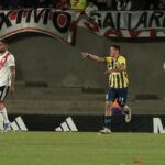 Concentrado en la fiesta de Gallardo, River no aprovechó la última chance y perdió con Central (Foto Maxi Failla).