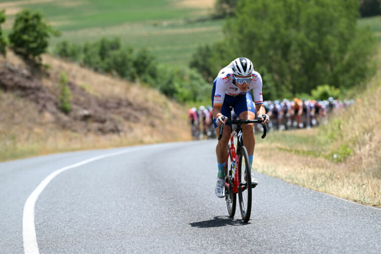 Niki Terpstra se estrella y termina último en la última carrera en ruta París-Tours