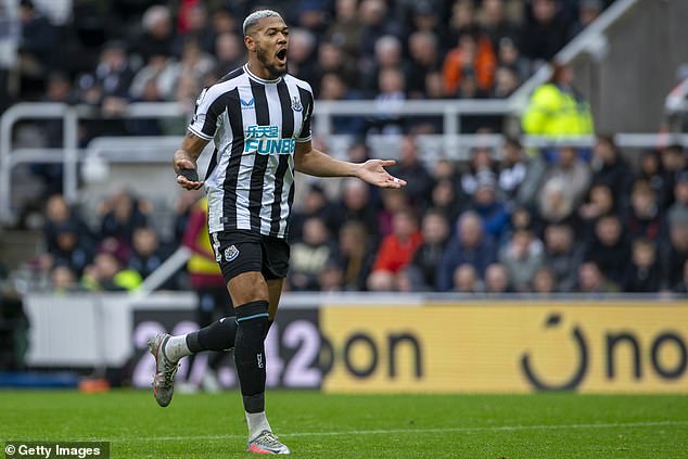 Newcastle United se colocó entre los cuatro primeros con una paliza de 4-0 sobre Aston Villa el sábado