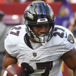 Ravens RB JK Dobbins fuera por lesión vs. Browns