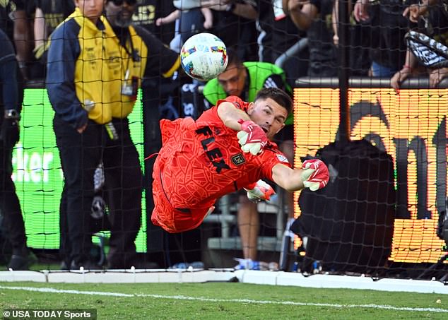 John McCarthy hizo dos atajadas masivas en la tanda de penaltis para darle a LAFC la Copa MLS