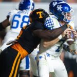 El ala defensiva de Tennessee, Byron Young, en la Semana 11 contra Kentucky