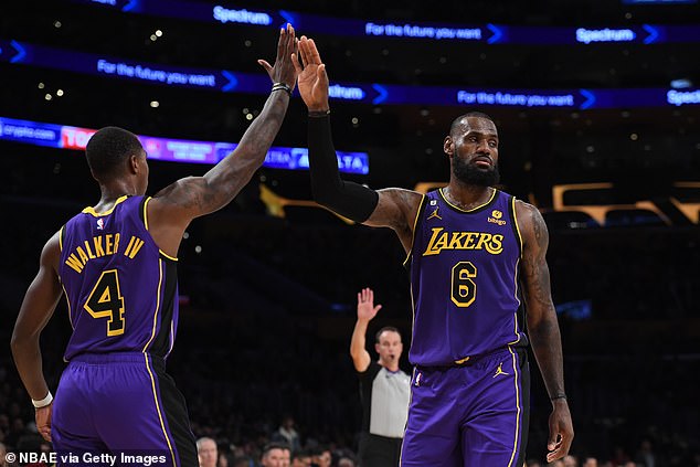 Los LA Lakers, liderados por la estrella LeBron James, son el equipo deportivo más popular de los EE. UU.
