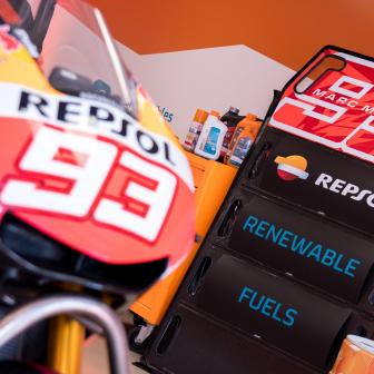 Marc Márquez prueba por primera vez el combustible renovable de Repsol