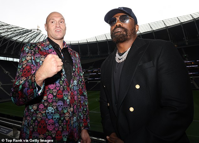 Oleksandr Usyk se burla de Tyson Fury por tomar una pelea decepcionante con Dereck Chisora