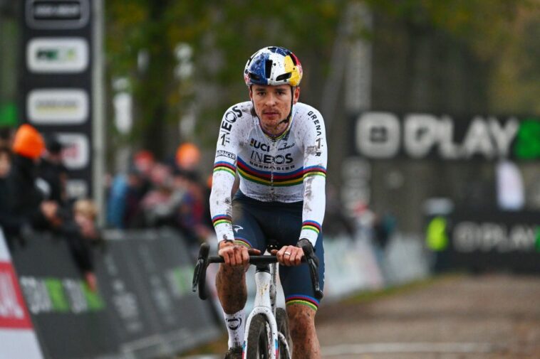 Tom Pidcock comete 'demasiados errores' al mostrar el maillot arcoíris y la bicicleta