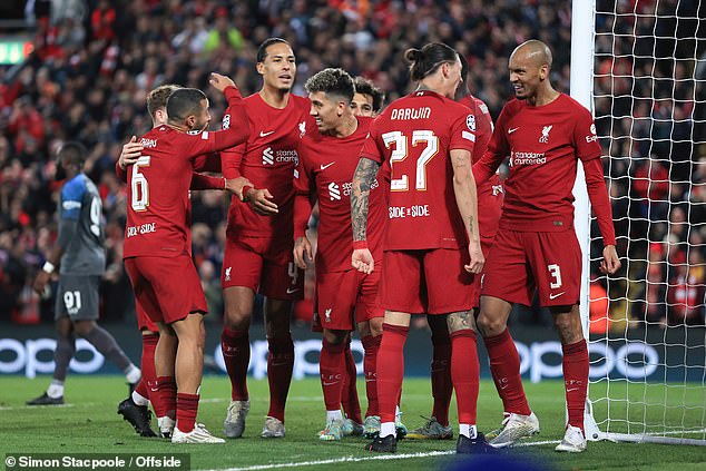 Liverpool realizó una de sus mejores actuaciones de una temporada inconsistente al vencer a Napoli