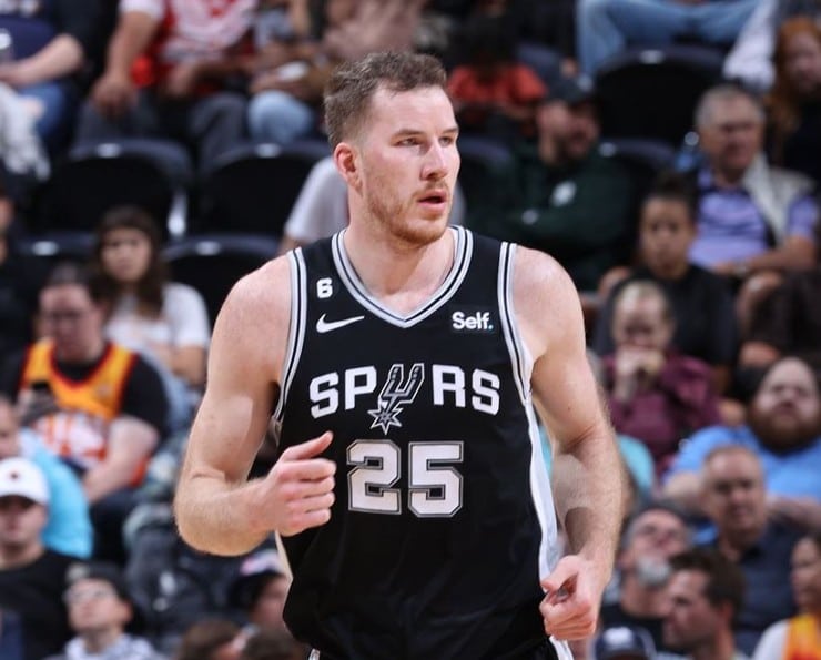 Are the Celtics interested in trading for Spurs center Jakob Poeltl