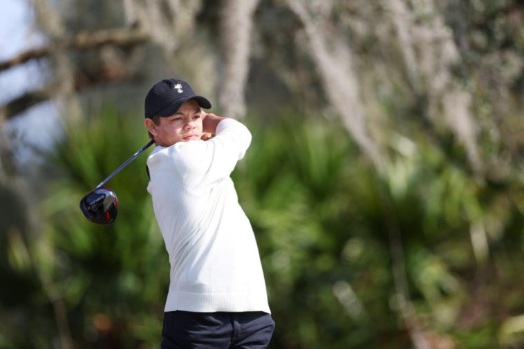 Charlie Woods se torció el tobillo calentando para la ronda del viernes en el PNC Championship