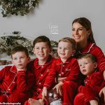 Encantador: Coleen Rooney ha marcado la pauta antes de lo que se espera sea una Navidad familiar muy feliz, cortesía de sus retratos festivos anuales.