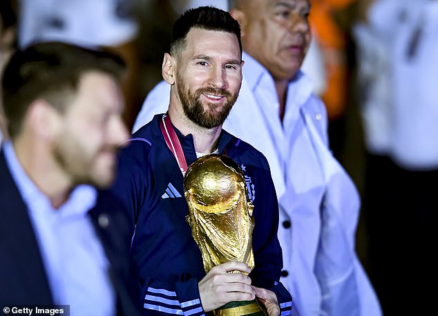 Lionel Messi puso fin a la larga espera de su carrera para ganar la Copa del Mundo después de la victoria del domingo.