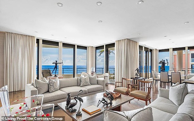 El propietario de los New England Patriots, Robert Kraft, compró recientemente el condominio más caro jamás vendido en la exclusiva ciudad de Palm Beach, Florida.