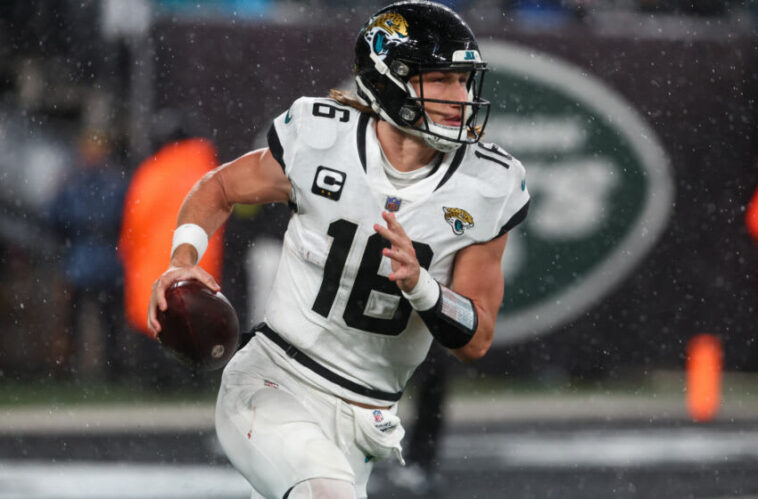 El mariscal de campo de los Jacksonville Jaguars, Trevor Lawrence.  (Ed Mulholland-USA TODAY Deportes)