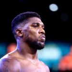 Johnny Nelson ha instado al ex campeón de peso pesado Anthony Joshua a tomar un descanso