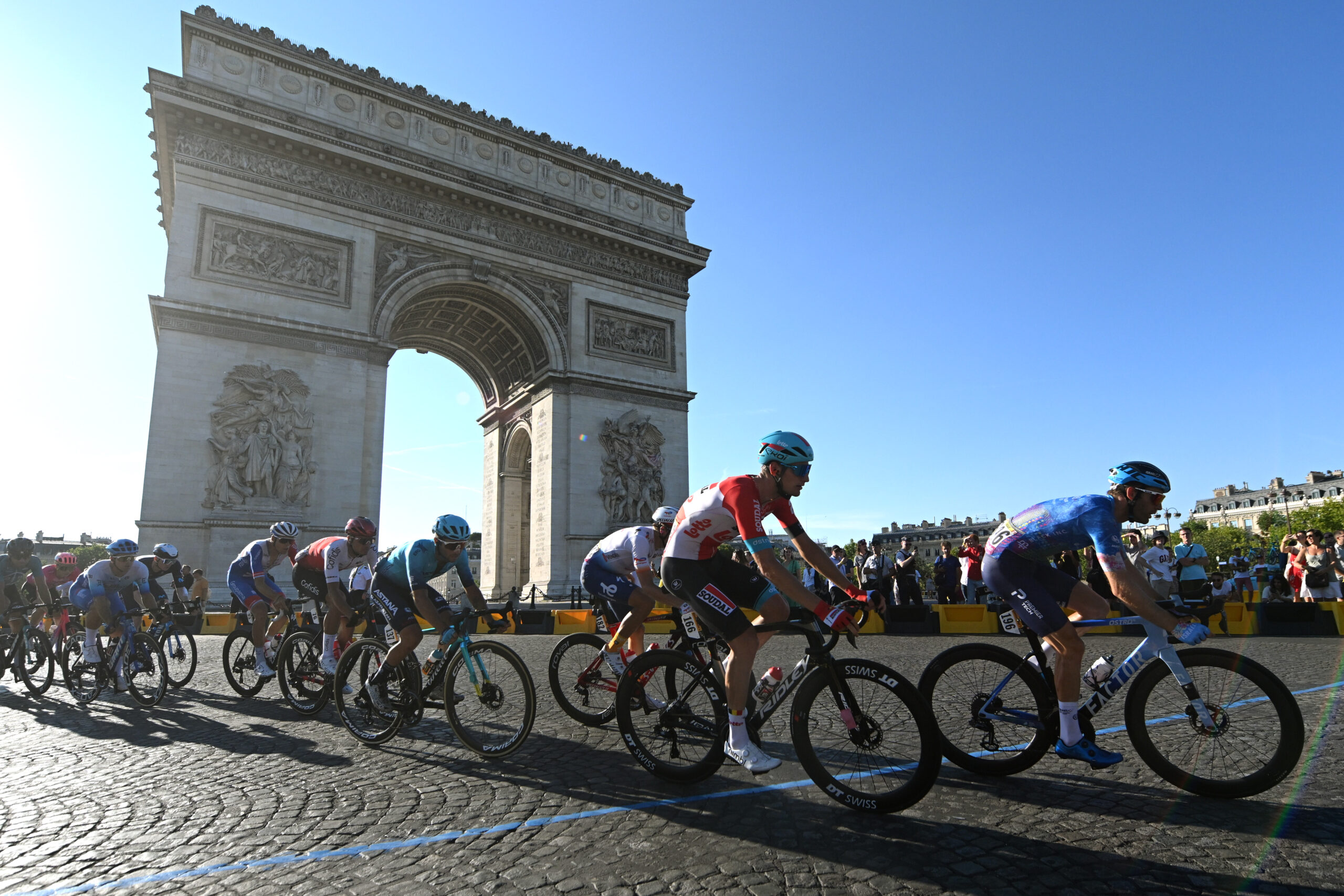 La UCI revisa la escala de puntos para dar más peso a Grandes Vueltas y Monumentos