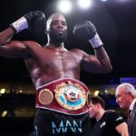 El campeón de peso crucero de la OMB, Lawrence Okolie, ha abandonado a Eddie Hearn para su próxima pelea