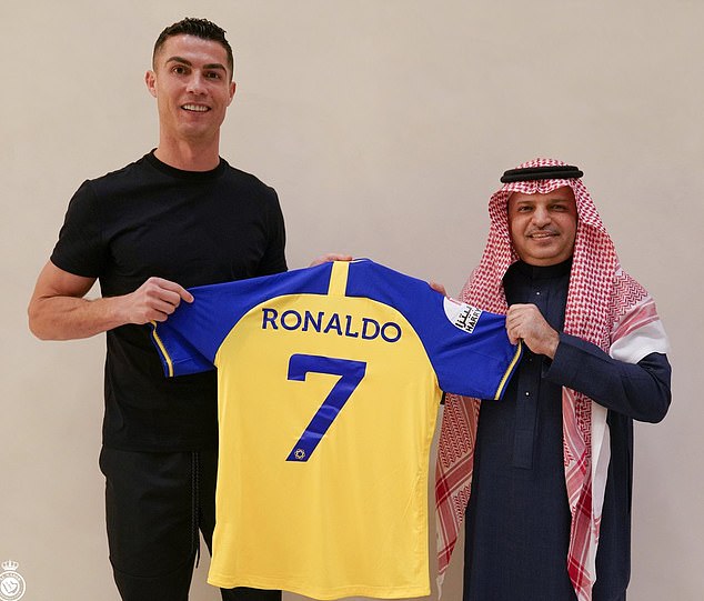 Cristiano Ronaldo se mudó oficialmente para jugar en Arabia Saudita para el club Al-Nassr de la Pro League
