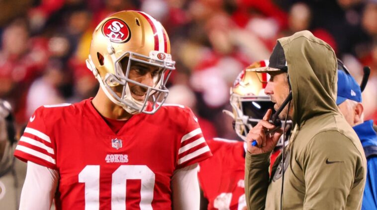 Shanahan de los 49ers aborda la posibilidad de que Jimmy Garoppolo regrese para los playoffs