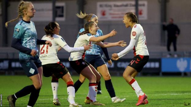 Southampton FC Women gana un empate contra los líderes del campeonato London City en el último partido de liga de 2022.