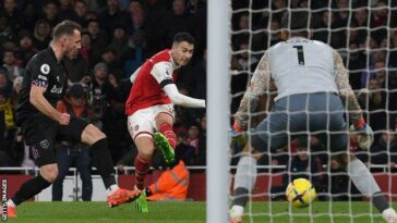 Gabriel Martinelli marca el segundo gol del Arsenal ante el West Ham