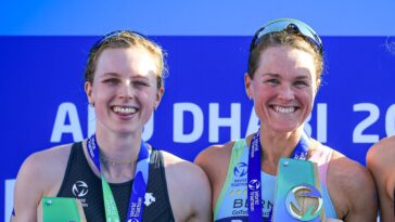 Flora Duffy Georgia Taylor Brown Abu Dhabi 2022 crédito de la foto Wagner Araujo World Triathlon