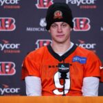 El mariscal de campo de los Cincinnati Bengals, Joe Burrow (9), responde preguntas relacionadas con el paro cardíaco del profundo de los Buffalo Bills, Damar Hamlin (3), en el partido de Monday Night Football, el miércoles 4 de enero de 2023, en Cincinnati.  Conferencia de prensa de Joe Burrow 4 de enero de 0024