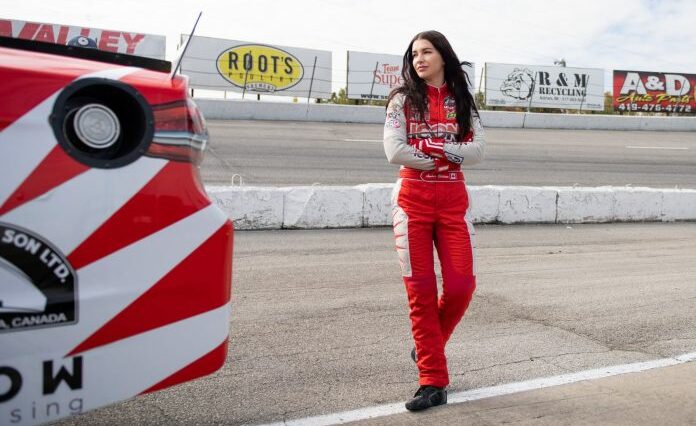 Amber Balcaen Corre Carreras ARCA Superspeedway para Venturini