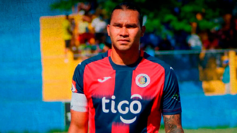 Gullit Peña es un futbolista mexicano que dejó huella en el FAS