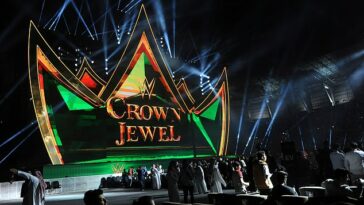 Después de años de asociación, Arabia Saudita podría buscar comprar WWE directamente si está a la venta.