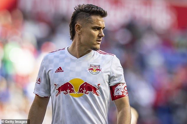 El excapitán de los Red Bulls de Nueva York, Aaron Long, firmó con Los Angeles FC en la agencia libre