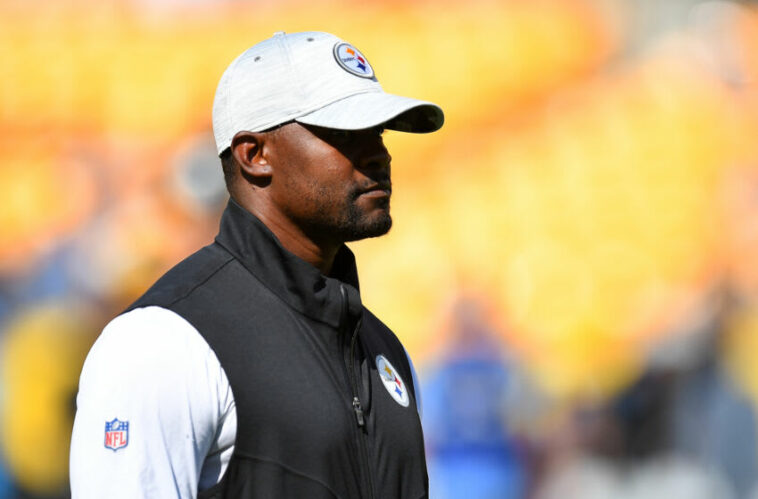 El entrenador asistente Brian Flores de los Pittsburgh Steelers.  (Joe Sargent/Getty Images)