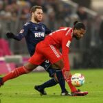 Serge Gnabry fue sustituido en el descanso del empate 1-1 del Bayern de Múnich ante el Colonia