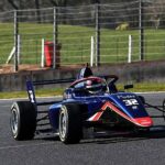 El junior de Williams, Ollie Gray, avanza hacia el Campeonato FIA F3
