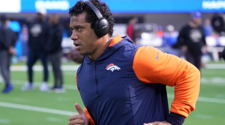 El mariscal de campo de los Broncos, Russell Wilson, examinará todas las áreas de su rutina, según informe