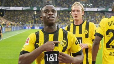 El niño prodigio del Borussia Dortmund, Youssoufa Moukoko, 'listo para firmar un nuevo contrato de cuatro años'