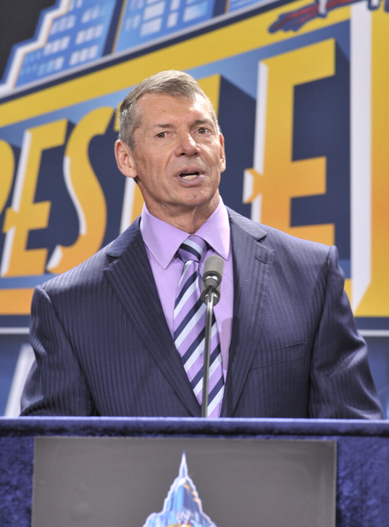 Vince McMahon ha regresado a WWE para ayudar a vender la empresa