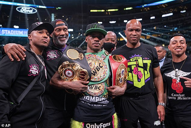 Errol Spence Jr ha negado haber sido lastimado por Floyd Mayweather Jr durante una sesión de entrenamiento