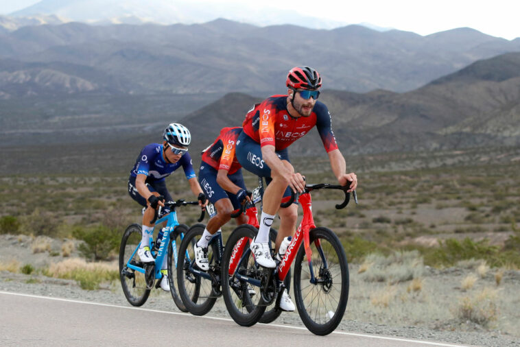 Filippo Ganna multado por posición ilegal en la Vuelta a San Juan