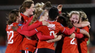 Charlton Athletic Femenino v Crystal Palace Femenino - Copa de la Liga Continental Tires Femenina de la FA