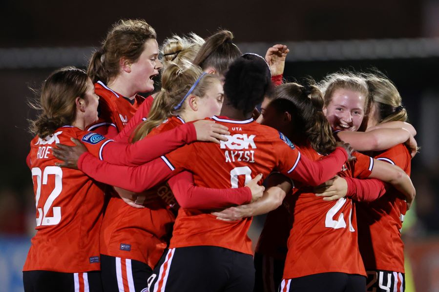 Charlton Athletic Femenino v Crystal Palace Femenino - Copa de la Liga Continental Tires Femenina de la FA